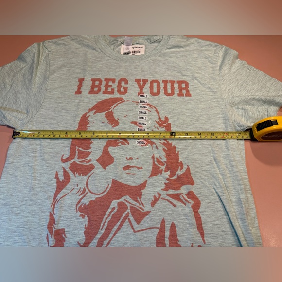 Dolly Parton Tshirt!  NWT - Picture 4 of 9